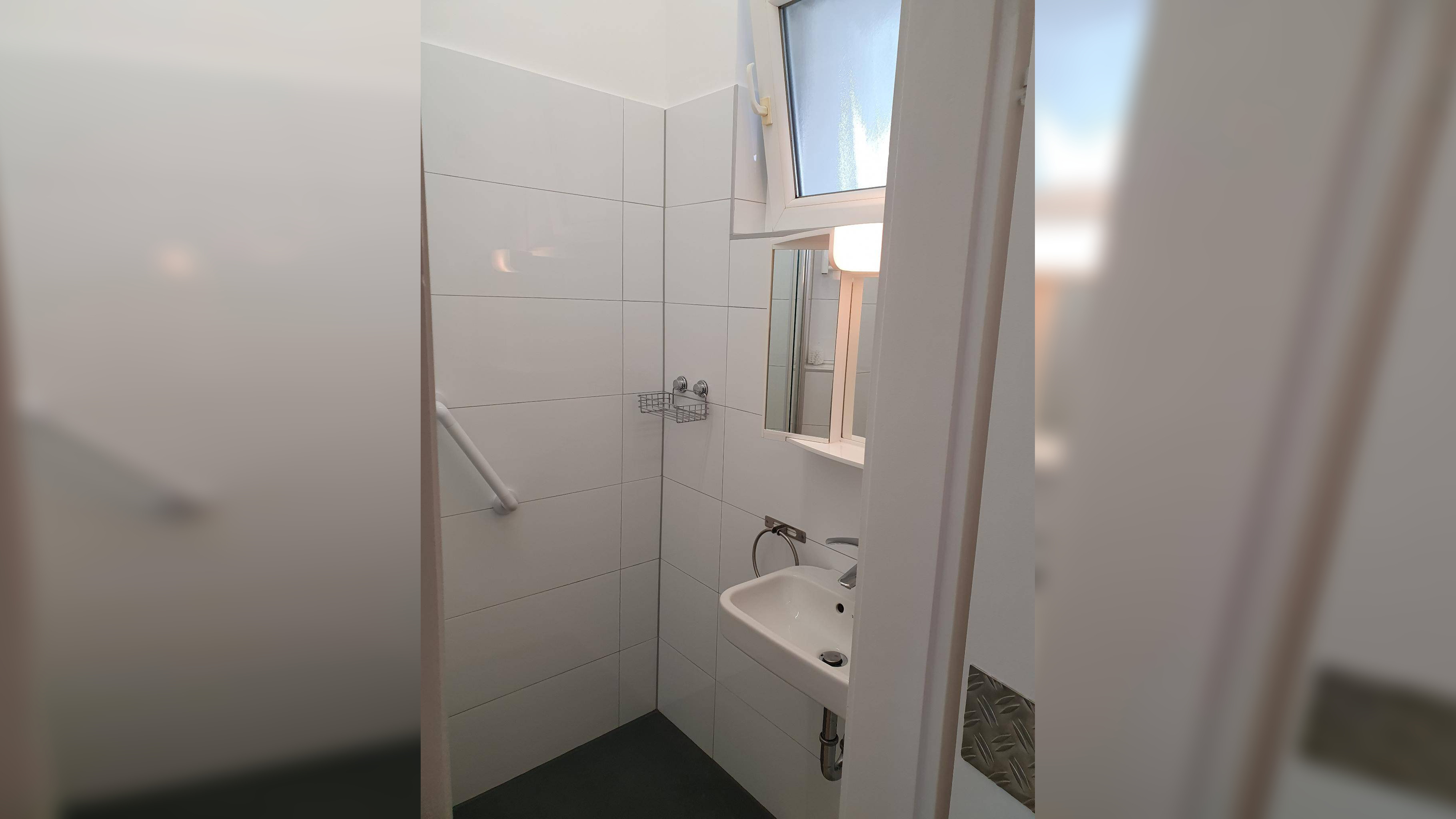 top 1-Zi-Apartment, frisch saniert/modernisiert, Herrenhausen-Leinhausen, Nähe Uni/Wissensch.Park/VW-Conti-Johnson – Hannover – Vorschaubild 6
