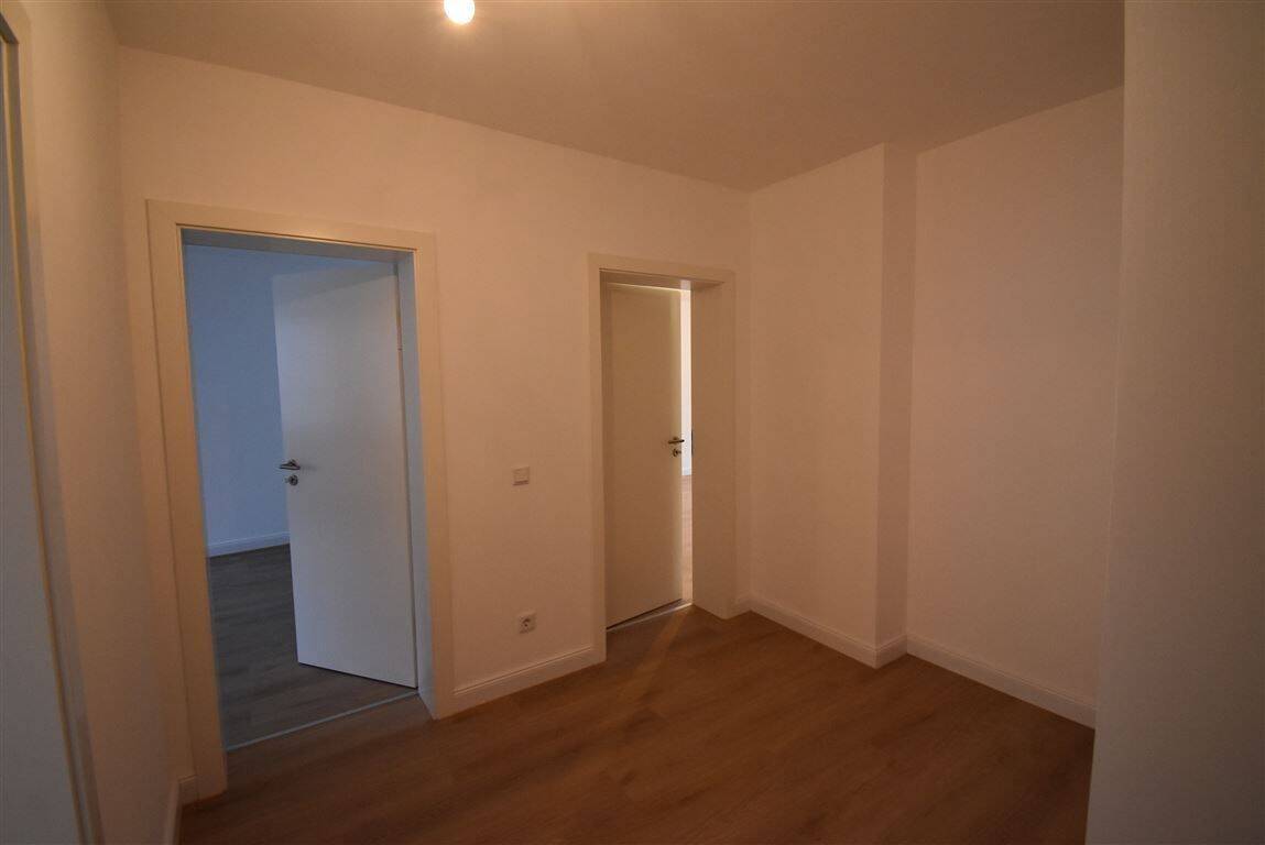 Sackgassenlage! Moderne 2-Zi-Whg mit Balkon in ruhiger Lage – 40476 Düsseldorf – Vorschaubild 3