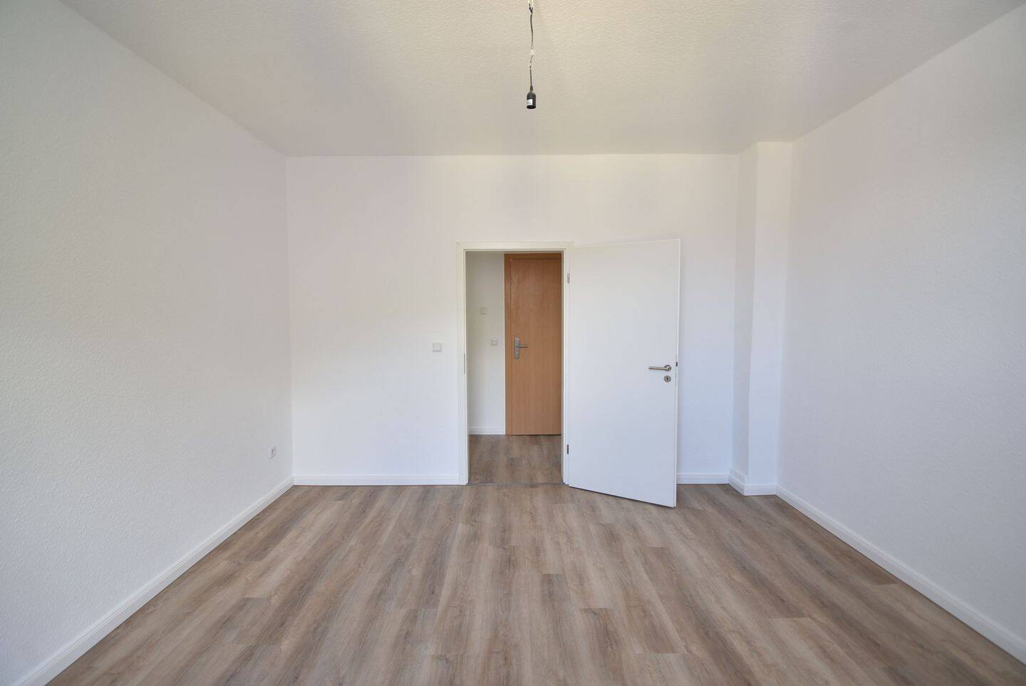 Altbaucharme! Renovierte 3-Zi-Whg in DU-Meiderich – 47137 Duisburg – Vorschaubild 4
