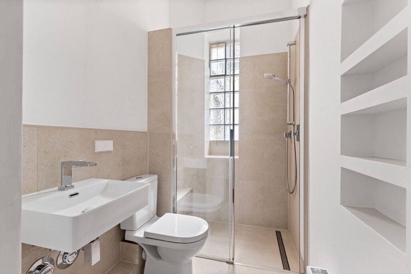 Innen charmanter Altbau, außen modern: Schöne Wohnung mit direktem Zugang zum Alsterwanderweg – 22391 Hamburg – Vorschaubild 3