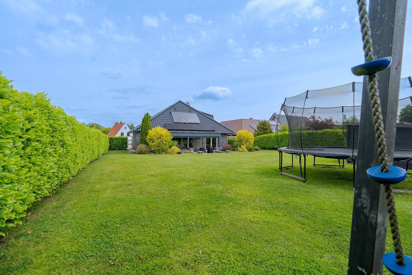 Modernes Einfamilienhaus mit Wärmepumpe, PV & Südterrasse | 232 m² Wfl. | Hagen im Bremischen – 27628 Hagen im Bremischen – Vorschaubild 3