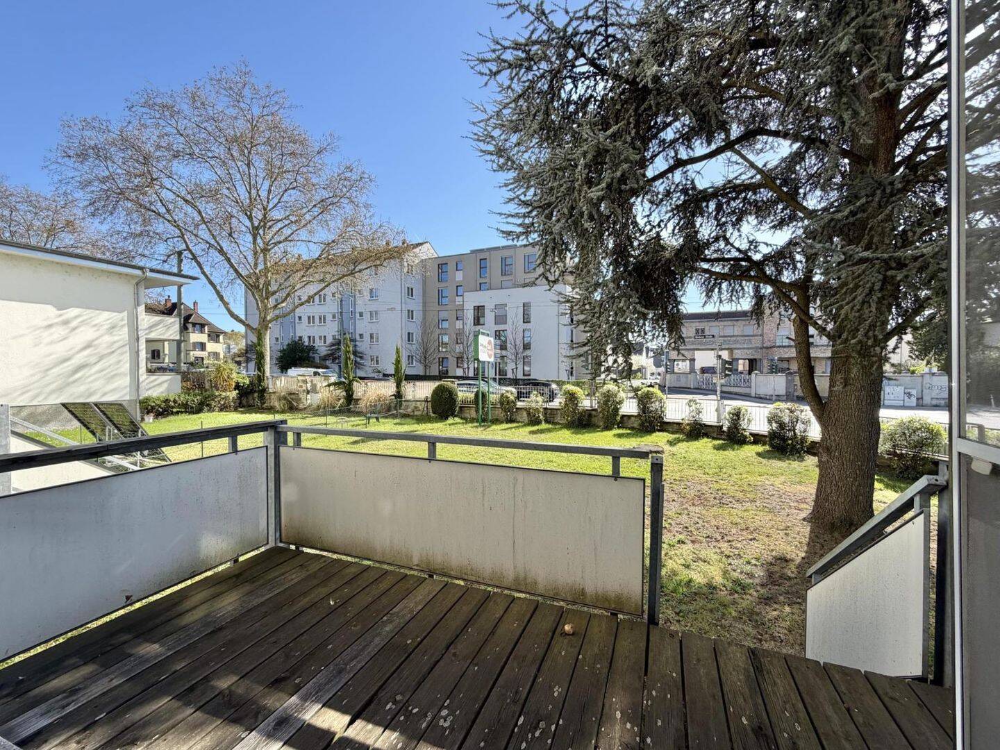 Gepflegte 4 Zi. Wohnung inkl. 2 Stellplätzen – zentrale Wohnlage – 63069 Offenbach am Main – Vorschaubild 3
