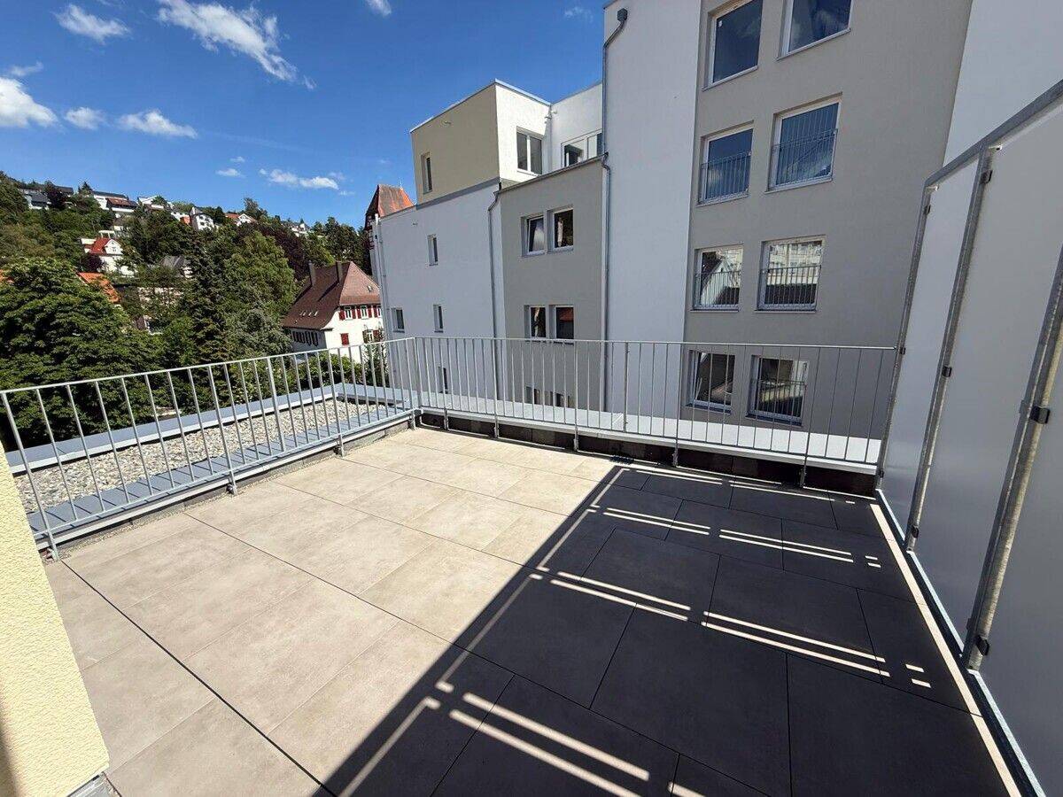 Exklusive Dachgeschosswohnung mit sonniger Dachterrasse  – Wohnen mit viel Freiraum – 72461 Albstadt – Vorschaubild 3