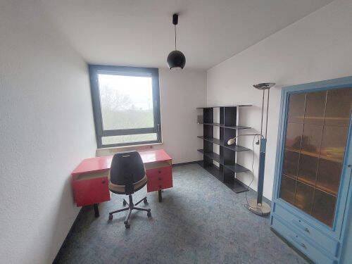 Lichtdurchflutete 3-Zimmer-ETW mit schönem Ausblick ! – 40468 Düsseldorf – Vorschaubild 3