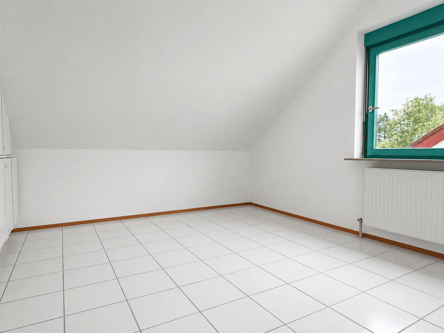 3 Zimmer DG-Wohnung mit Loggia, Garage und zusätzlich ca.31m² ausgebauter Nutzfläche im Spitzboden – 68229 Mannheim – Vorschaubild 3