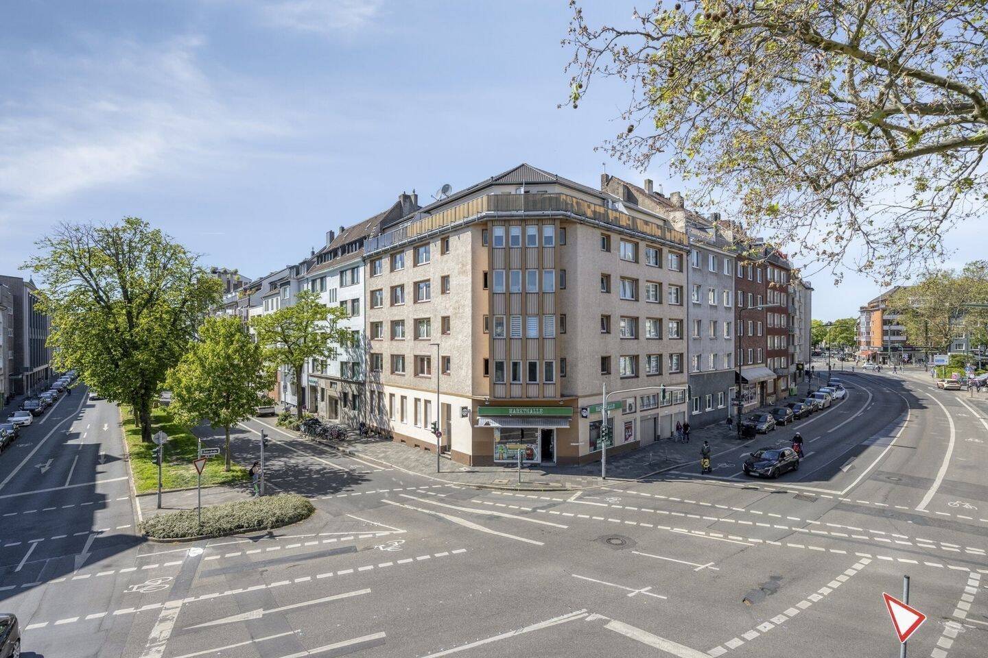 Traumhafte 2-Zimmer Wohnung in Pempelfort mit Balkon! – 40477 Düsseldorf – Vorschaubild 3