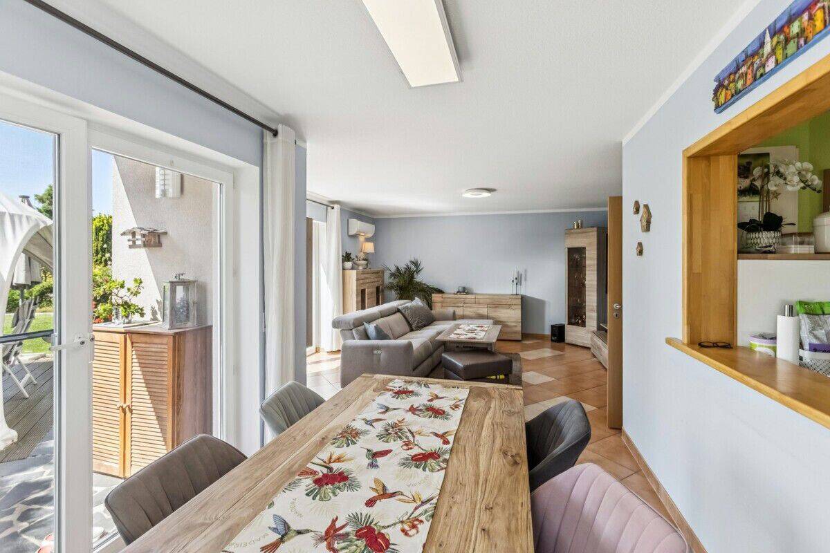 Provisionsfrei – Familienfreundliches Haus in gutem Zustand mit sonnigem Garten und Pool – 4178 Leipzig – Vorschaubild 3