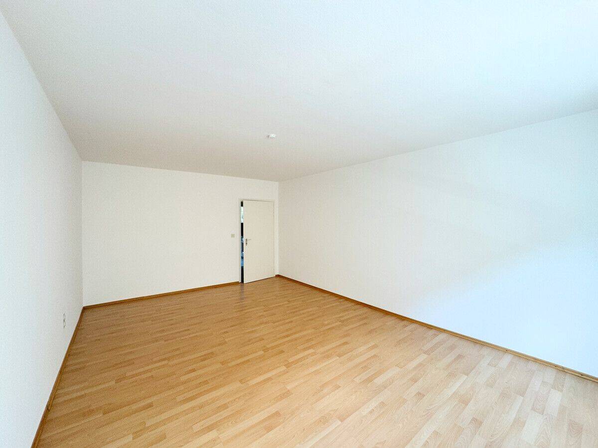 Immobilien Schneider – München-Lehel – Attraktive 3 Zimmer-Wohnung in zentraler Lage – 80538 München – Vorschaubild 3