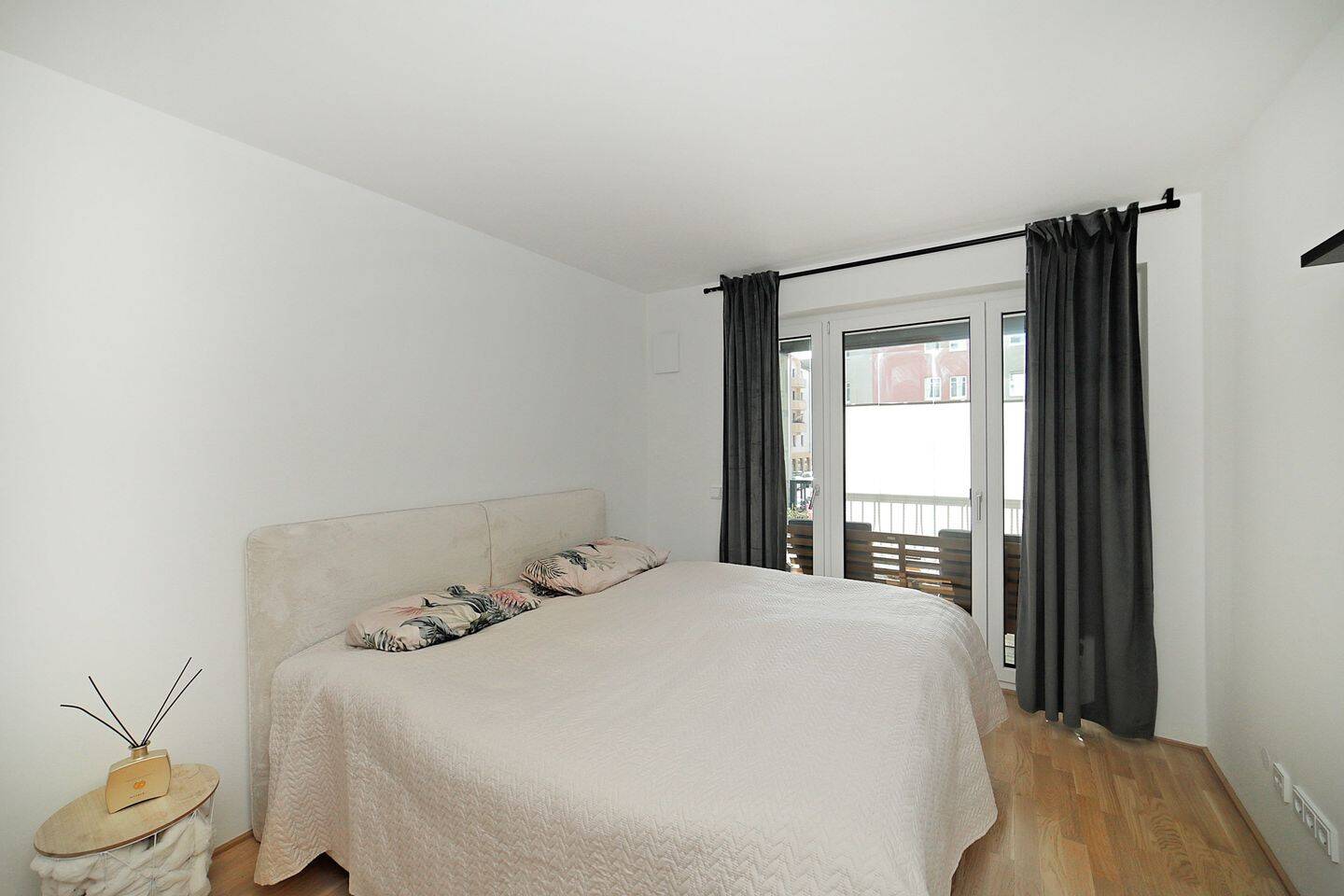 Moderne 2-Zimmer-Wohnung mit lichtdurchflutetem Ambiente, großzügigem Balkon – 81241 München – Vorschaubild 4