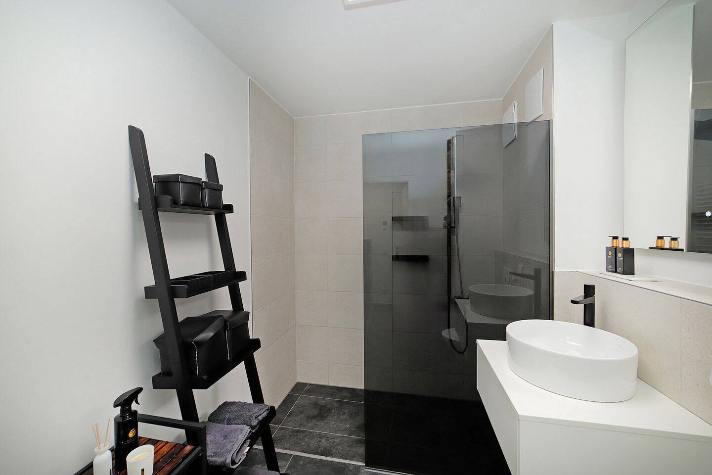 Moderne 2-Zimmer-Wohnung mit lichtdurchflutetem Ambiente, großzügigem Balkon – 81241 München – Vorschaubild 7