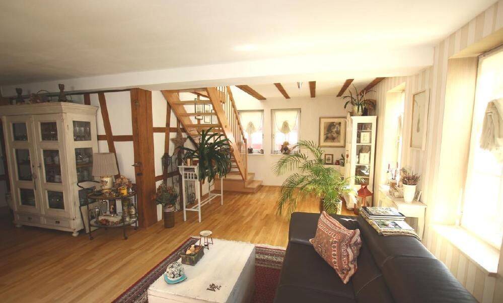 Altstadtlage Erfurt – ca. 150 m vom Domplatz, sonnige Maisonette- Etagenwohnung mit Balkon, Wohlfühl- Oase & Ambiente, 4-5 Zimmer – 99084 Erfurt – Vorschaubild 3