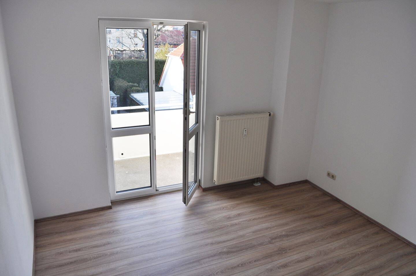 * Eigennutzung möglich * lichtdurchflutet * Tageslichtküche mit EBK * Wanne * 3 Balkone * – Leipzig – Vorschaubild 3