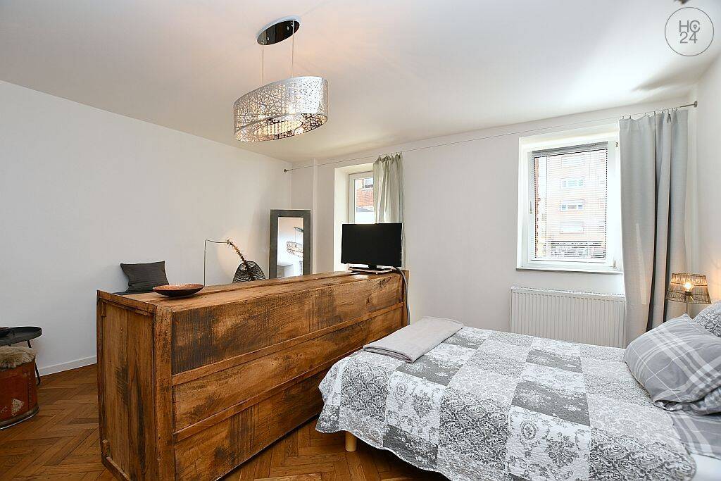 Modern möblierte Altbauwohnung mit Reinigungsservice in Stuttgart West – 70197 Stuttgart – Vorschaubild 3
