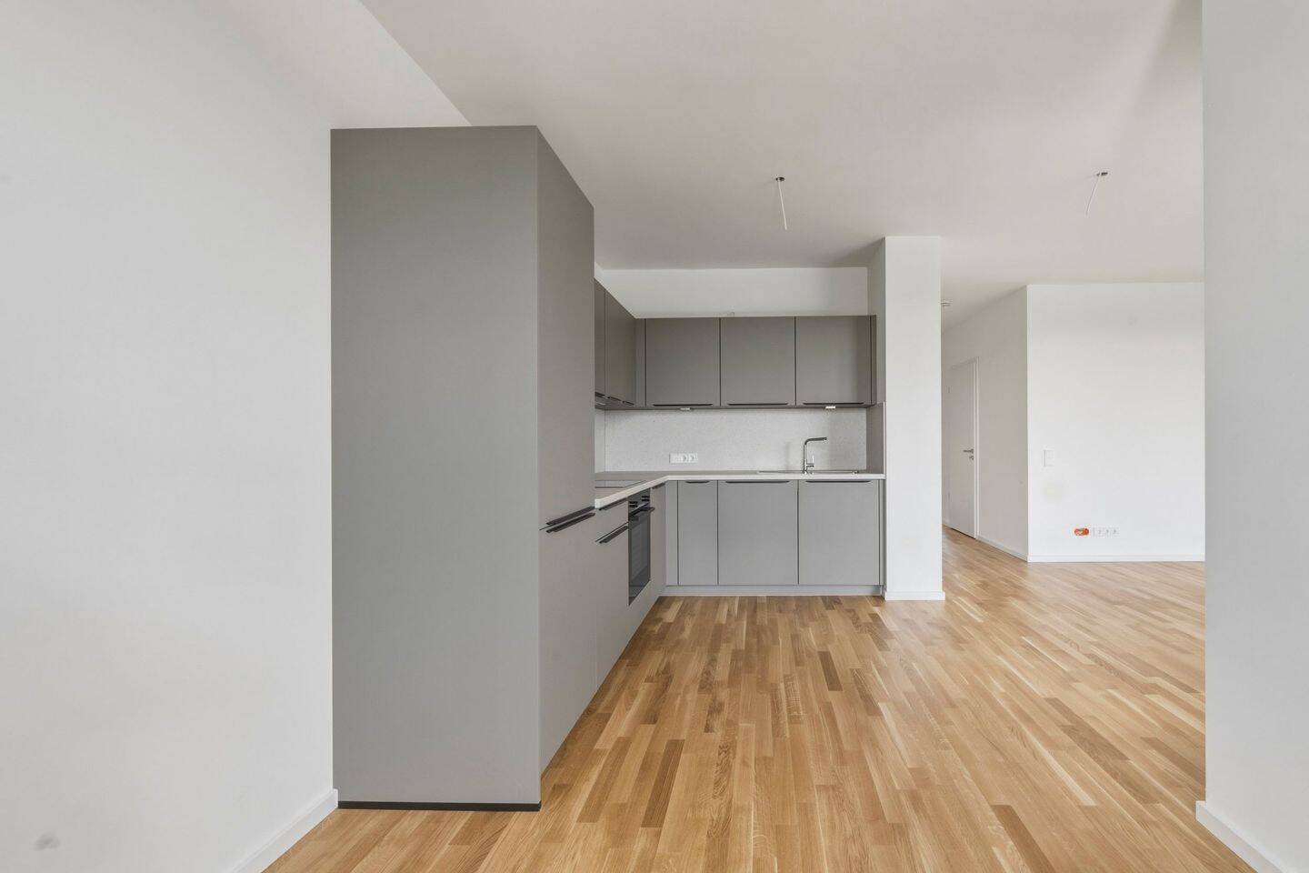 3-Zi-Wohnung mit EBK, Stellplatz und hochwertiger Ausstattung – München – Vorschaubild 3