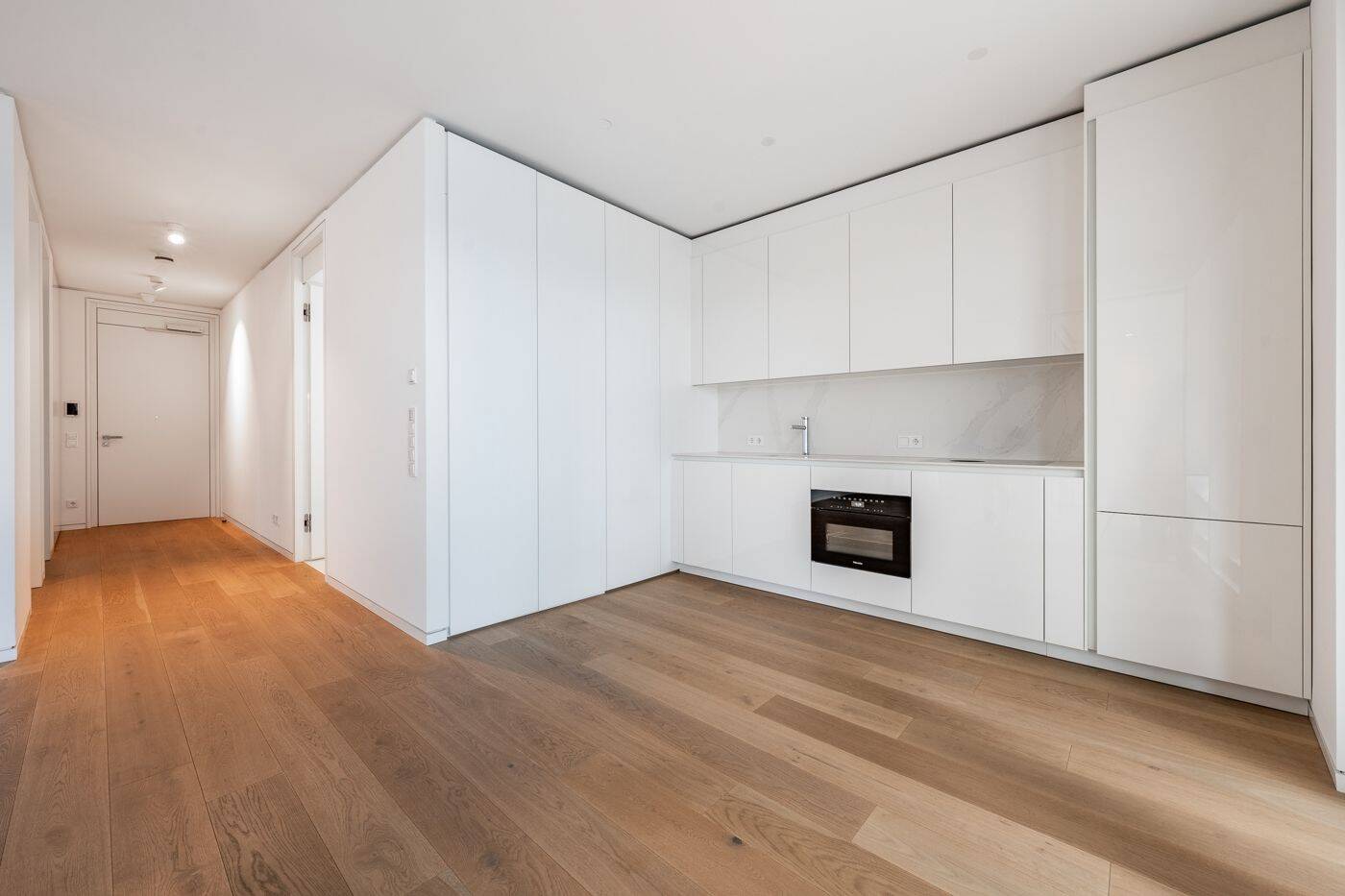 Maritimer Luxus in Perfektion – Stilvolle 2-Zimmer-Residence im FIFTYNINE am Strandkai – 20457 Hamburg – Vorschaubild 3