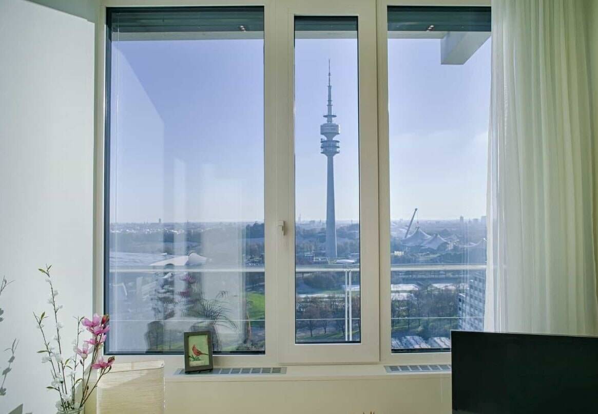 OLYMPIA TOWER – Businesswohnen mit Concierge Service zu vermieten inkl. Stellplatz ab 01.09.2026 – München – Vorschaubild 3