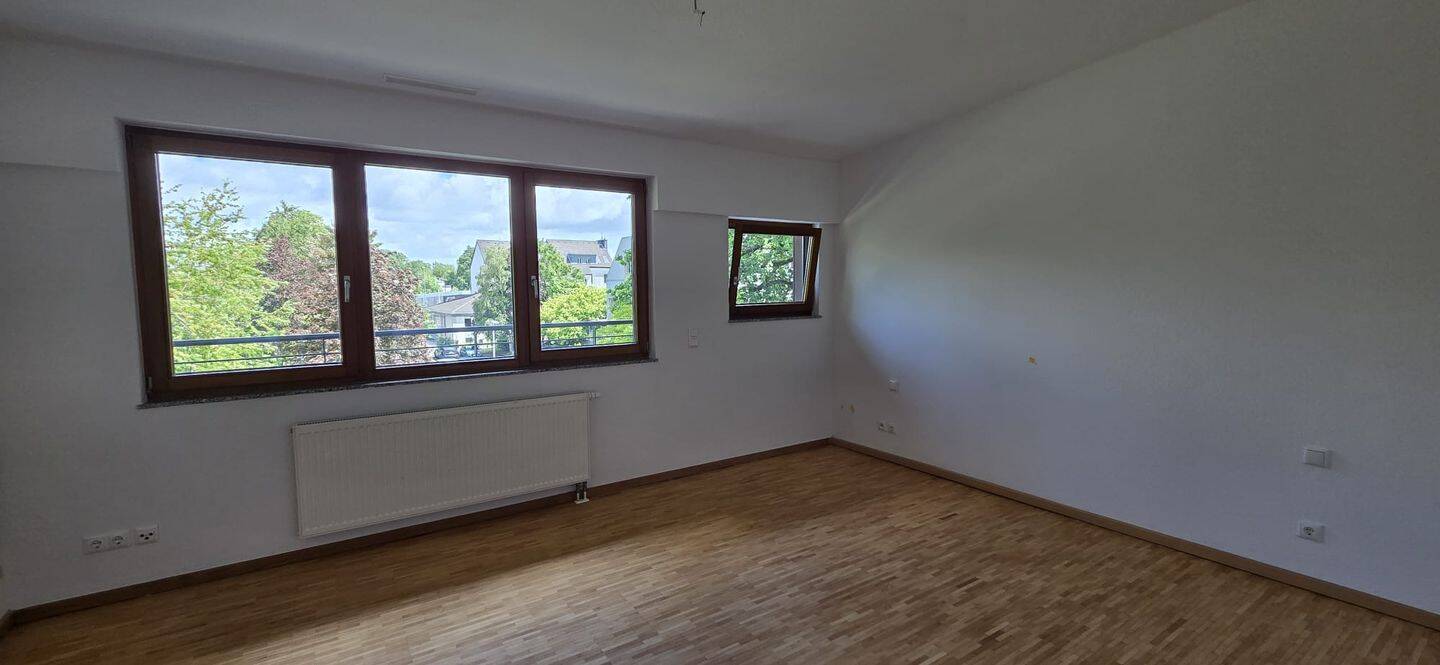 Lichtdurchflutete Penthouse-Wohnung mit großer Dachterrasse im Herzen von Aachen Brandt – 52078 Aachen – Vorschaubild 4