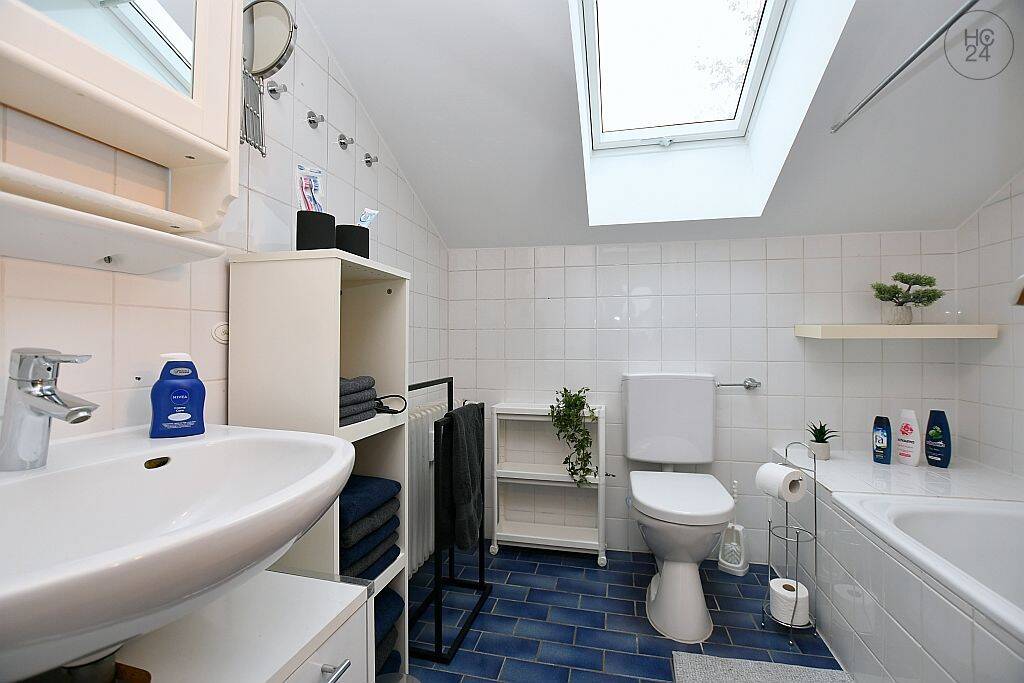 Helle, voll möblierte, großzügige Wohnung mit Balkon in Stuttgart Obertürkheim – 70329 Stuttgart – Vorschaubild 4