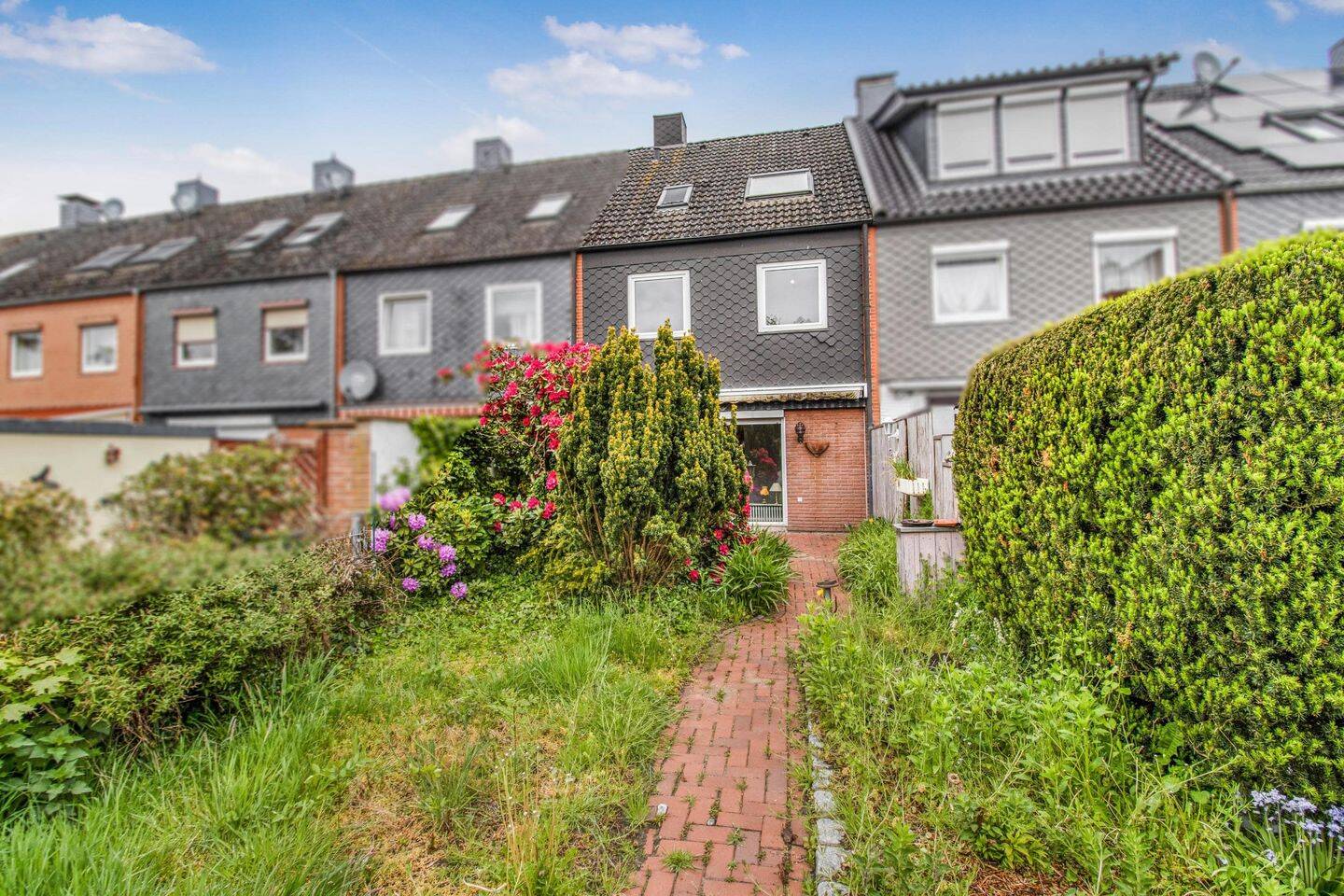 Bremen-Kattenesch: Reihenmittelhaus mit Garage in familienfreundlicher und ruhiger Wohnlage – 28277 Bremen – Vorschaubild 3