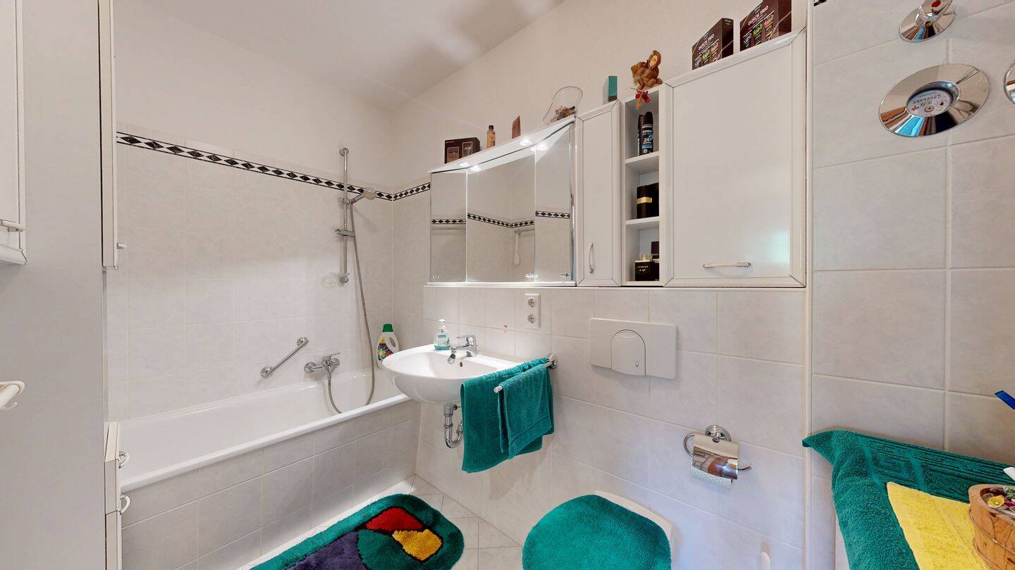 Vermietete 2-Zimmer-Wohnung mit Balkon | Aufzug | Außenstellplatz – Leipzig – Vorschaubild 4