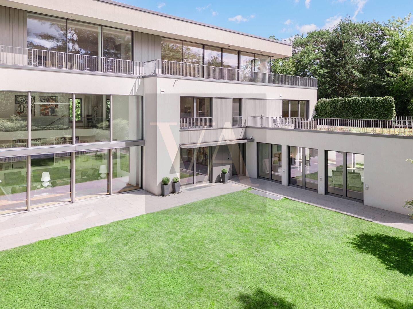 State of the Art Villa in eine der exklusiven Lage Berlin- mit privten Zugang,Lift,Pool – 14195 Berlin – Vorschaubild 3