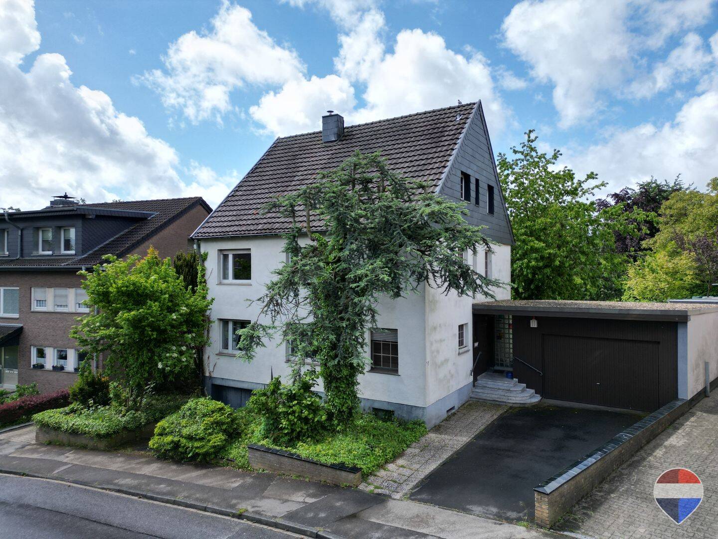 Attraktives Einfamilienhaus mit viel Raum und traumhafter Wohnlage! – 52076 Aachen – Vorschaubild 3
