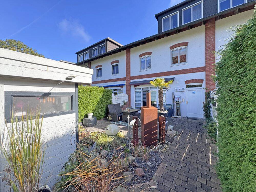 Lübeck : mod. Haus am Elbe-Lübeck Kanal mit TG-Stellplatz und Gartenhaus – Einziehen & Wohlfühlen – 23560 Lübeck – Vorschaubild 3