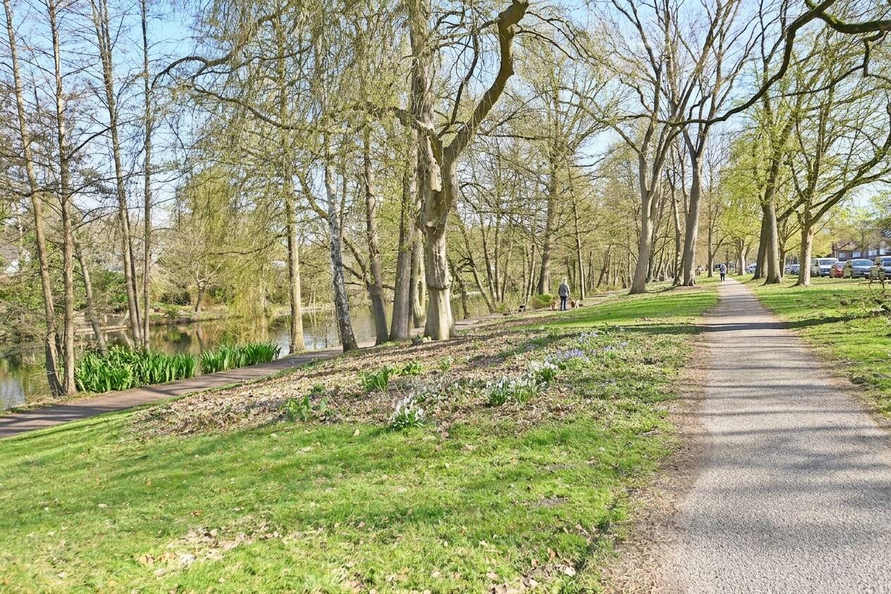 Helle, sonnige Eigentumswohnung – Ruhiges, grünes Wohnen direkt am Alsterlauf mit Kamin und TG – 22297 Hamburg – Vorschaubild 3