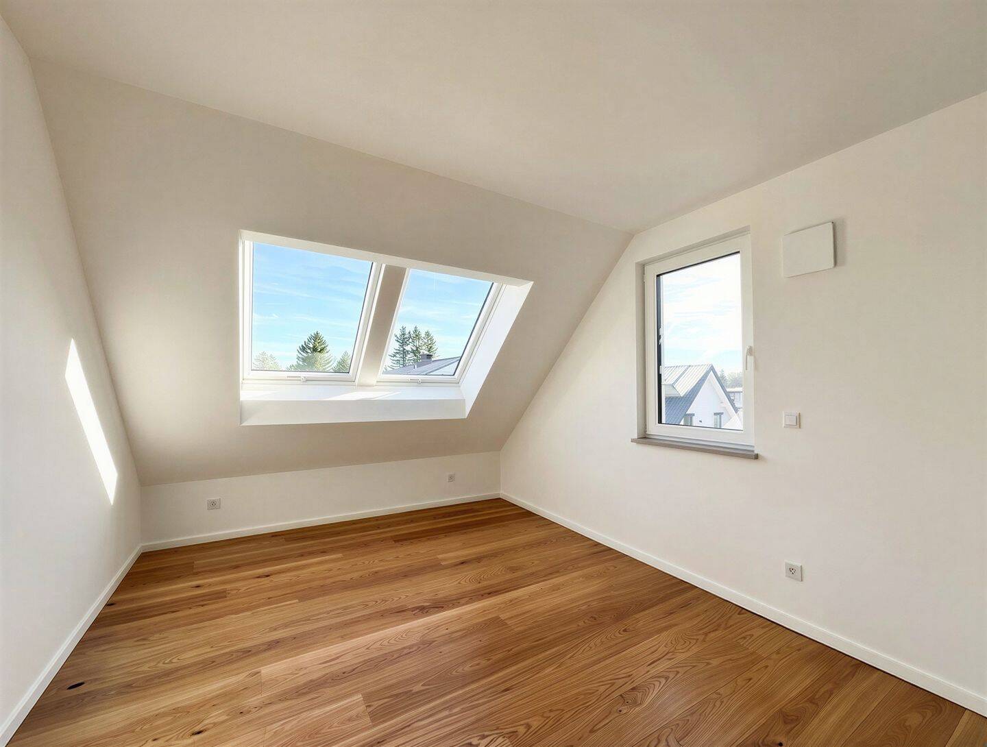 NEUBAU-DG-Wohnung über zwei Etagen mit ausgebautem Speicher (Studio), sonniger Dachterrasse + Balkon – 80995 München – Vorschaubild 4