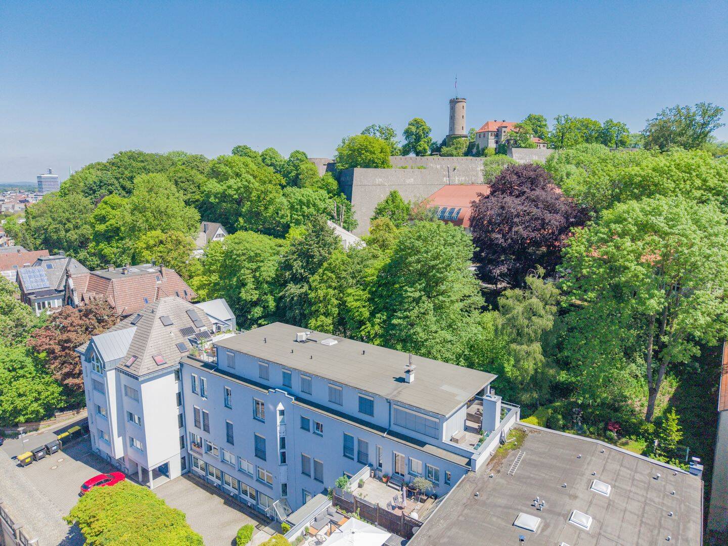 Penthouse in Bestlage mit unverbaubarem Blick auf die Sparrenburg! – 33602 Bielefeld – Vorschaubild 3