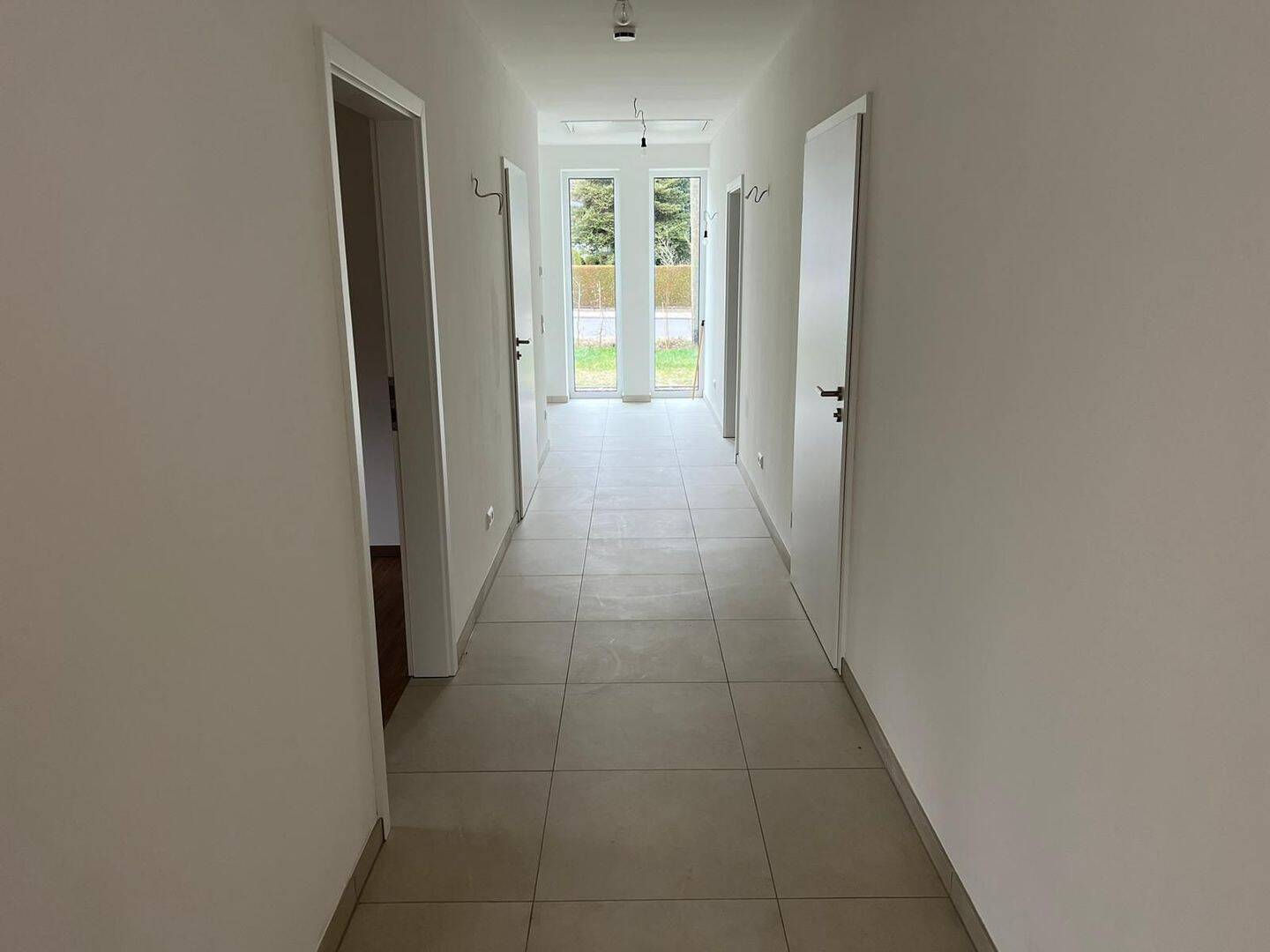 Vermieteter 3-Zimmer-Bungalow (Neubau 2022) barrierefrei mit Garage und schönem Garten – 22045 Hamburg – Vorschaubild 3