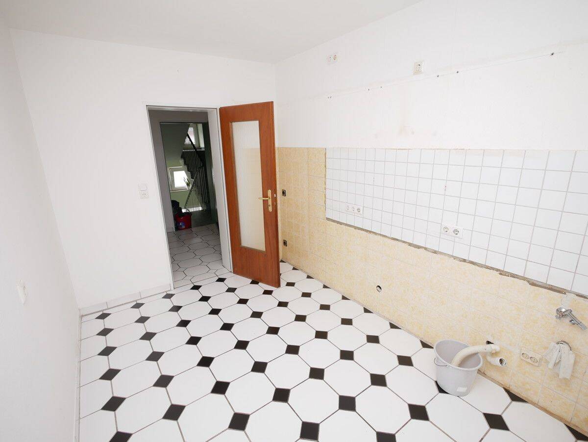 Wohnen in Citynähe: Gut geschnittene 2,5 Zimmer-Etagenwohnung mit Gemeinschaftsgarten und Balkon – 45881 Gelsenkirchen – Vorschaubild 5