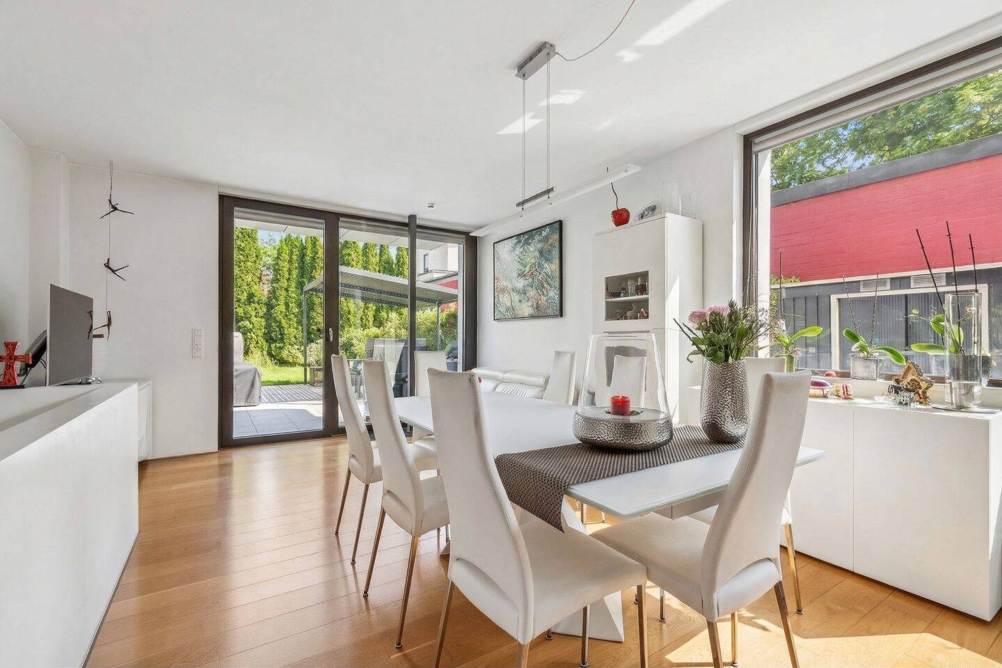 Stilvolle Architektenwohnung mit grünem Refugium und überdachter Sonnenterrasse – Hamburg – Vorschaubild 3