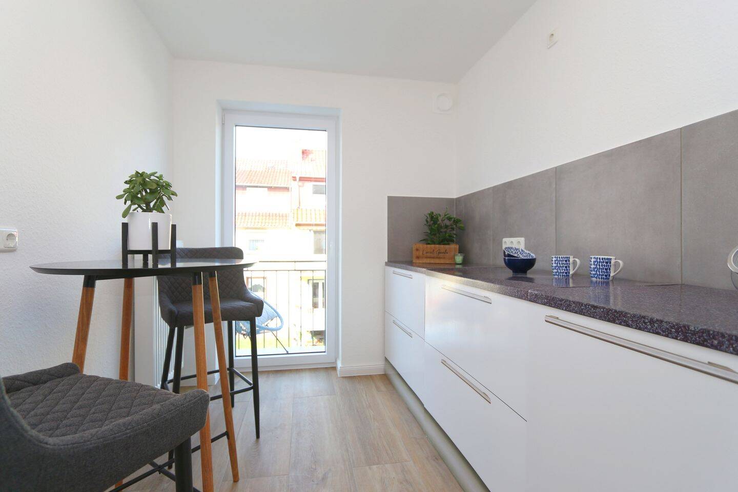 Provisionsfrei vom Eigentümer // Lichtdurchflutete 2,5-Zimmer-Wohnung mit Balkon – 28217 Bremen – Vorschaubild 3