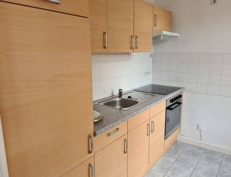 * Günstige 2-Zimmer mit Einbauküche und Wannenbad in ruhiger Lage! * – Chemnitz – Vorschaubild 3