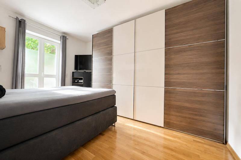 * ZEITLOSE ELEGANZ DIREKT AM ALSTERUFER * – 22399 Hamburg – Vorschaubild 4