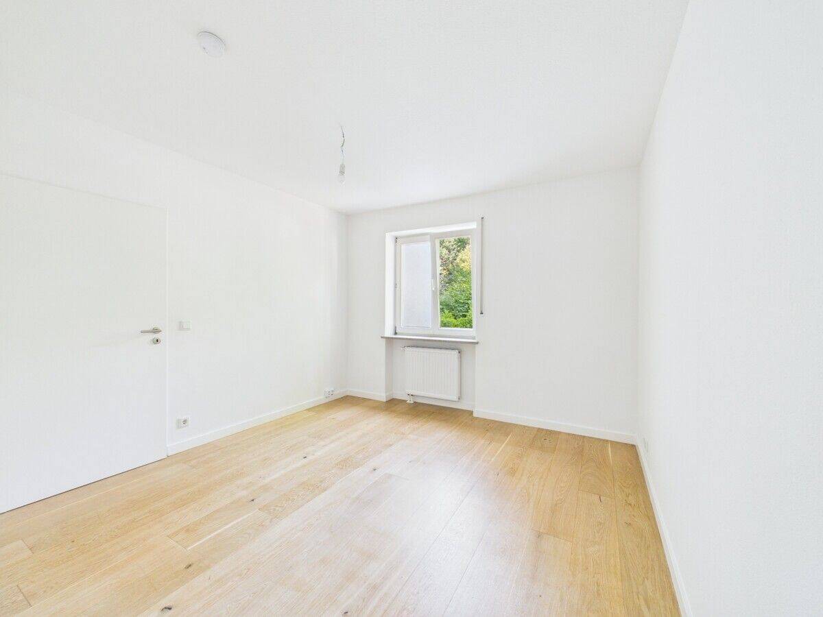 gut geschnittene, renovierte & sofort verfügbare, leere Erdgeschoßwohnung in Solln – 81479 München – Vorschaubild 3