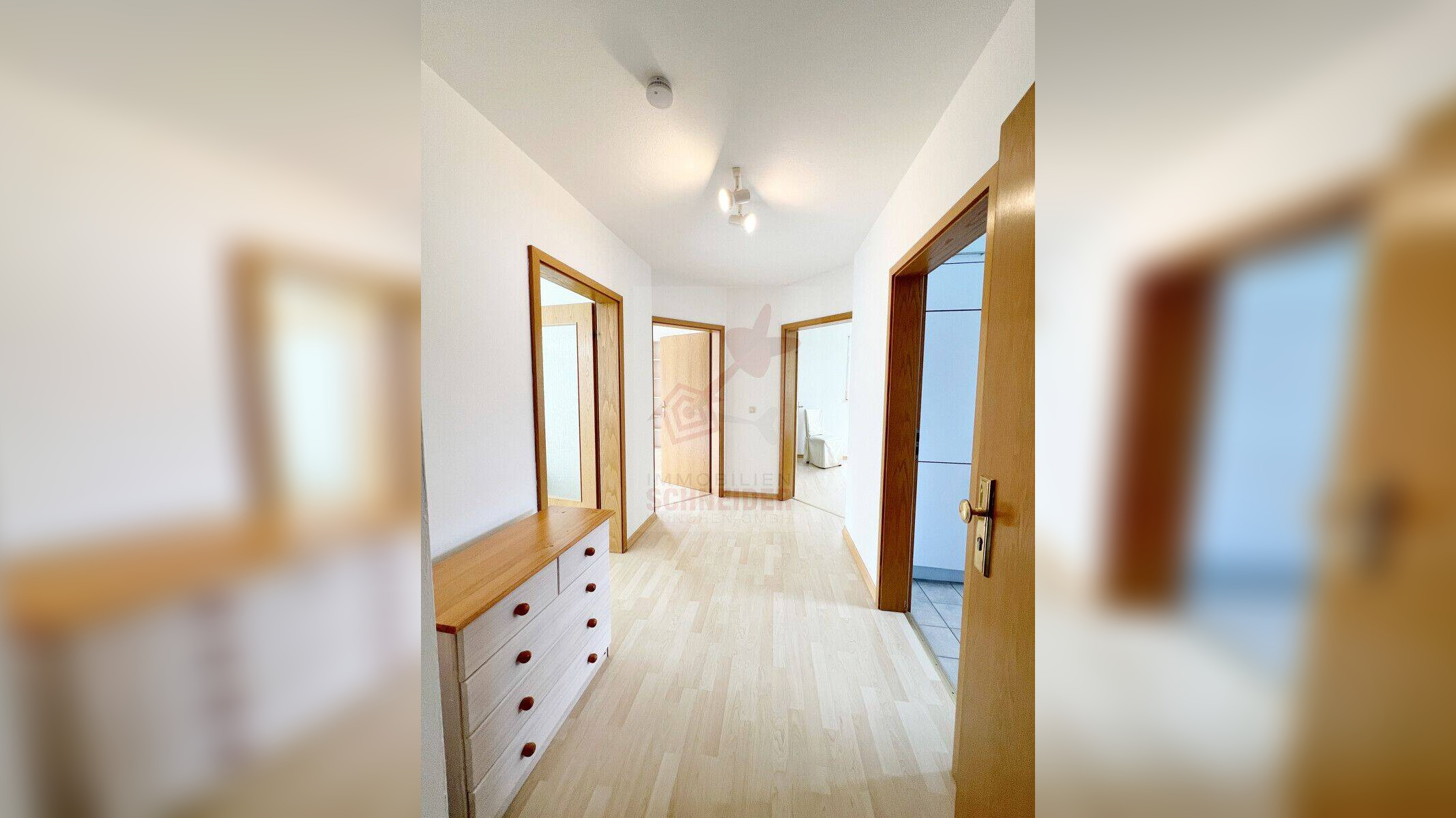 IMMOBILIEN SCHNEIDER – schöne 3 Zimmer-Wohnung in begehrter Lage mit Einbauküche und Wintergarten – 81827 München – Vorschaubild 4