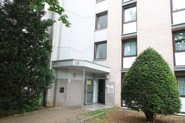 Mainz-Finthen/Katzenberg 2ZKB+Balkon ca. 58 m² 1.OG + Keller + TG-Platz, gut vermietet – 55126 Mainz – Vorschaubild 3