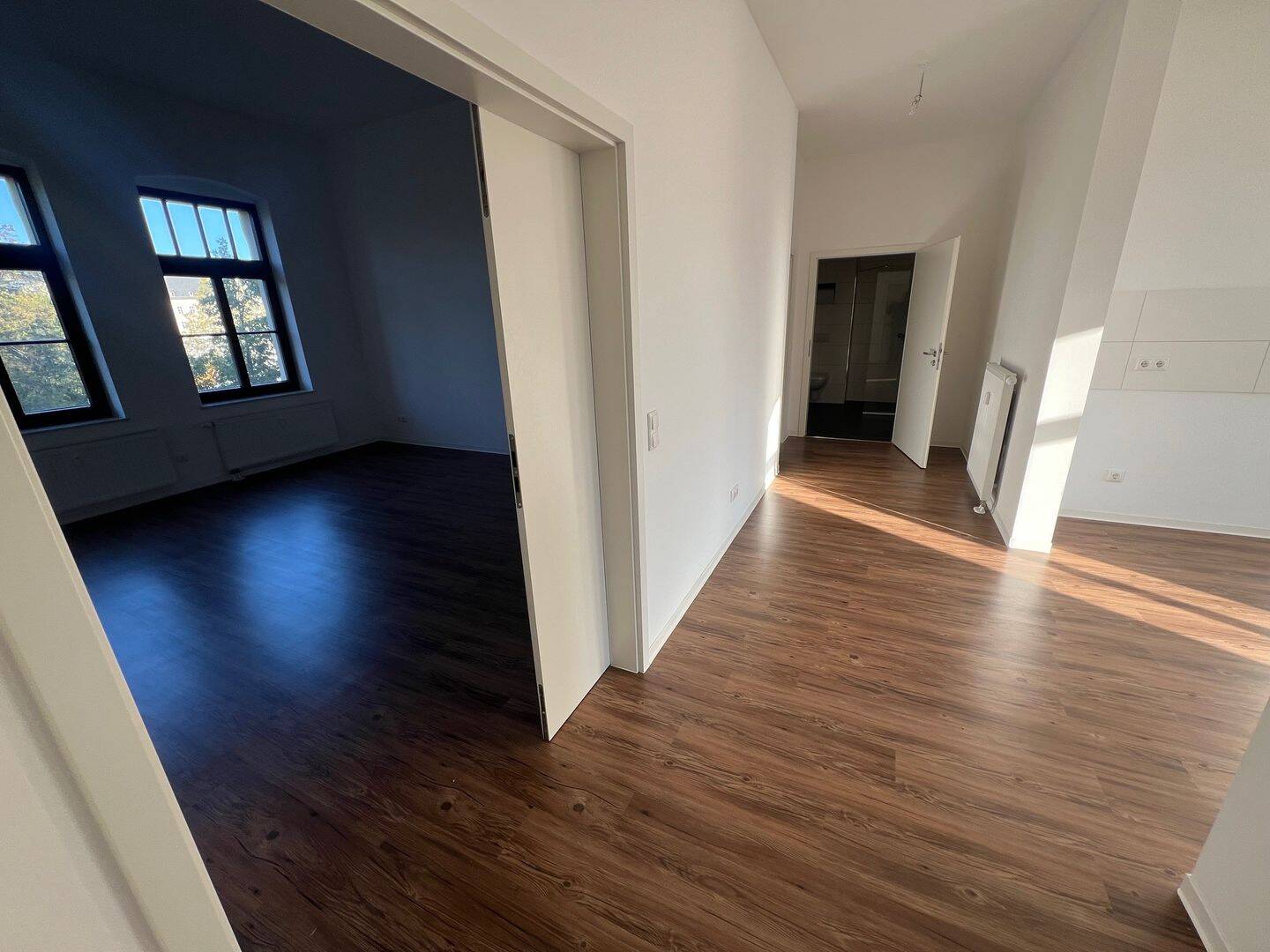 Frei ab 1.10.26 / Balkon an der Küche / Wanne + Dusche / hochwertig saniert u.v.m. – Chemnitz – Vorschaubild 4