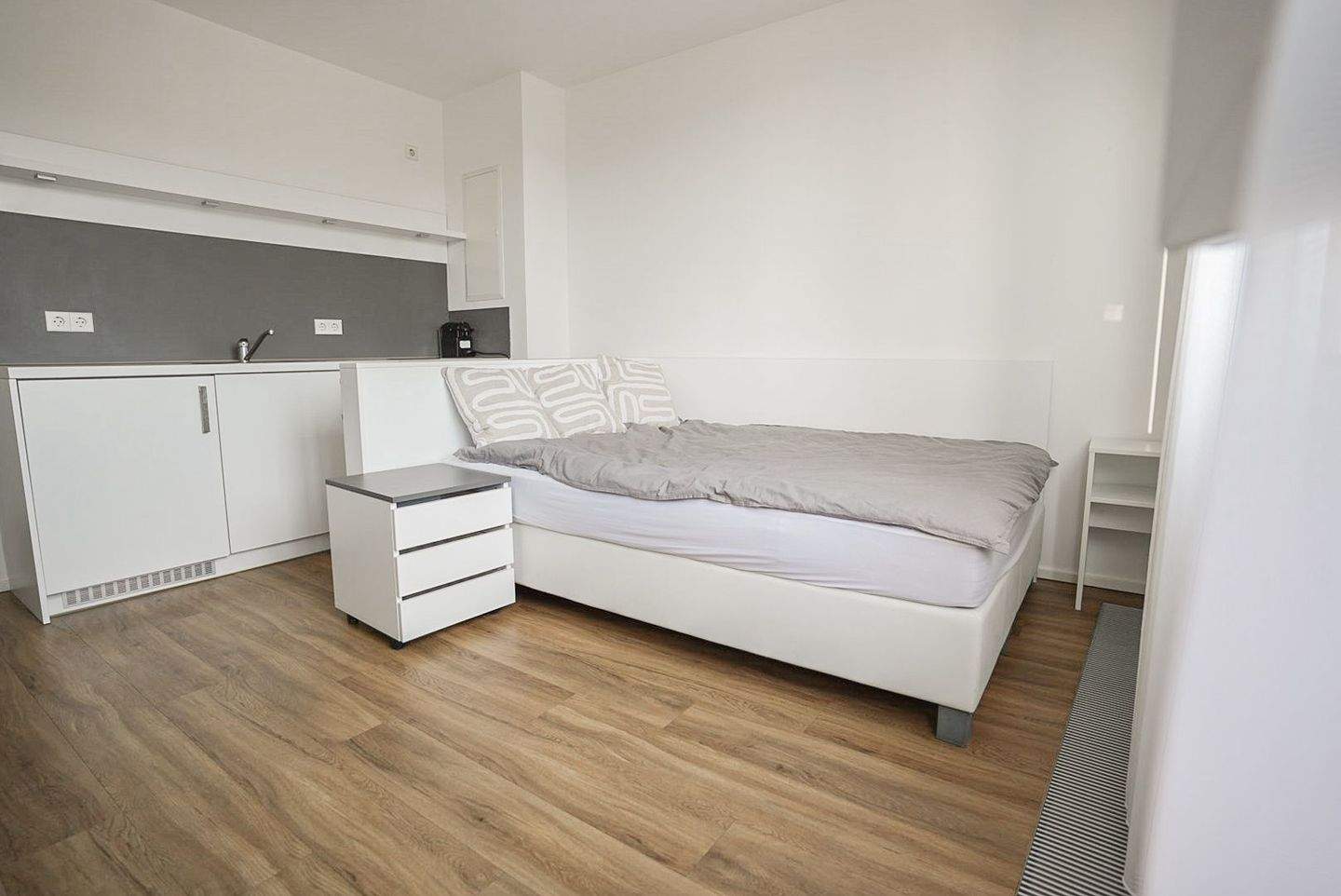 All Inclusive Mitten in Stuttgart: Möblierte Wohnung mit Gartenanlage und Tiefgaragenstellplatz – 70191 Stuttgart – Vorschaubild 3