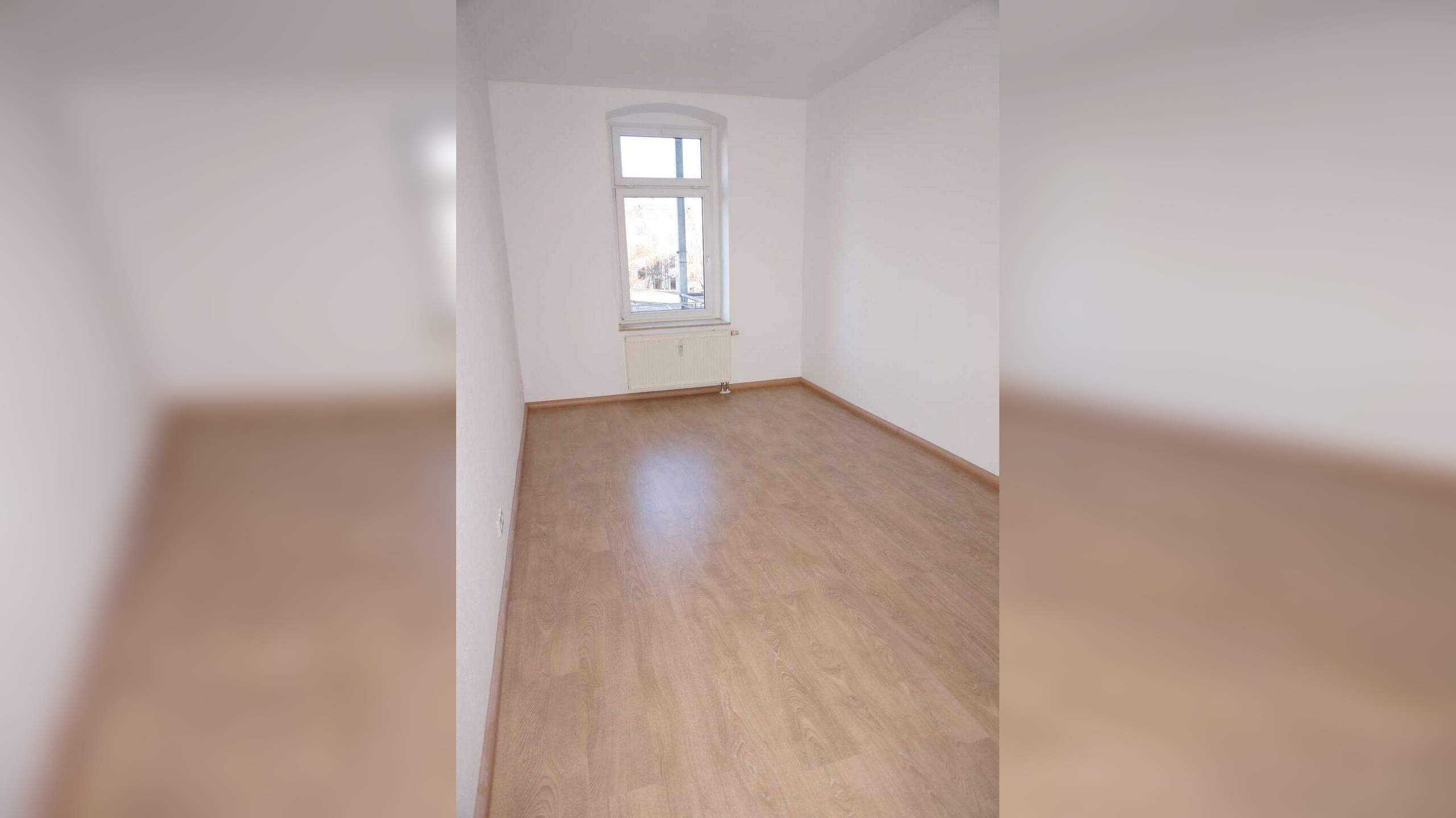WG-gerecht – Balkon an der Küche – 2. OG mit Aufzug – Frei ab 1.10.26 – Chemnitz – Vorschaubild 3