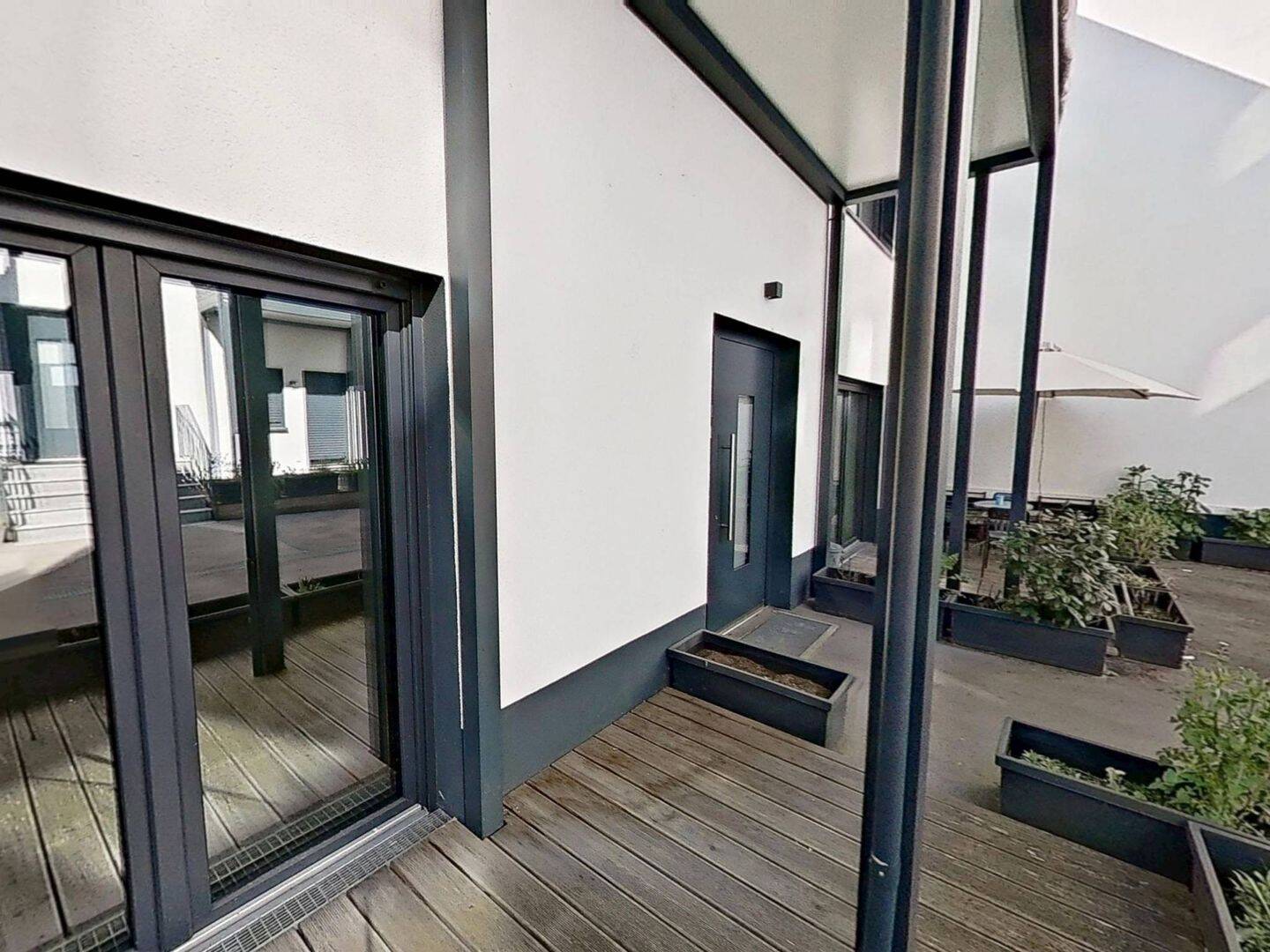 Zentral gelegenes Single-Apartment mit EBK, modernem Duschbad und TERRASSE im Stuttgarter Westen – 70176 Stuttgart – Vorschaubild 3