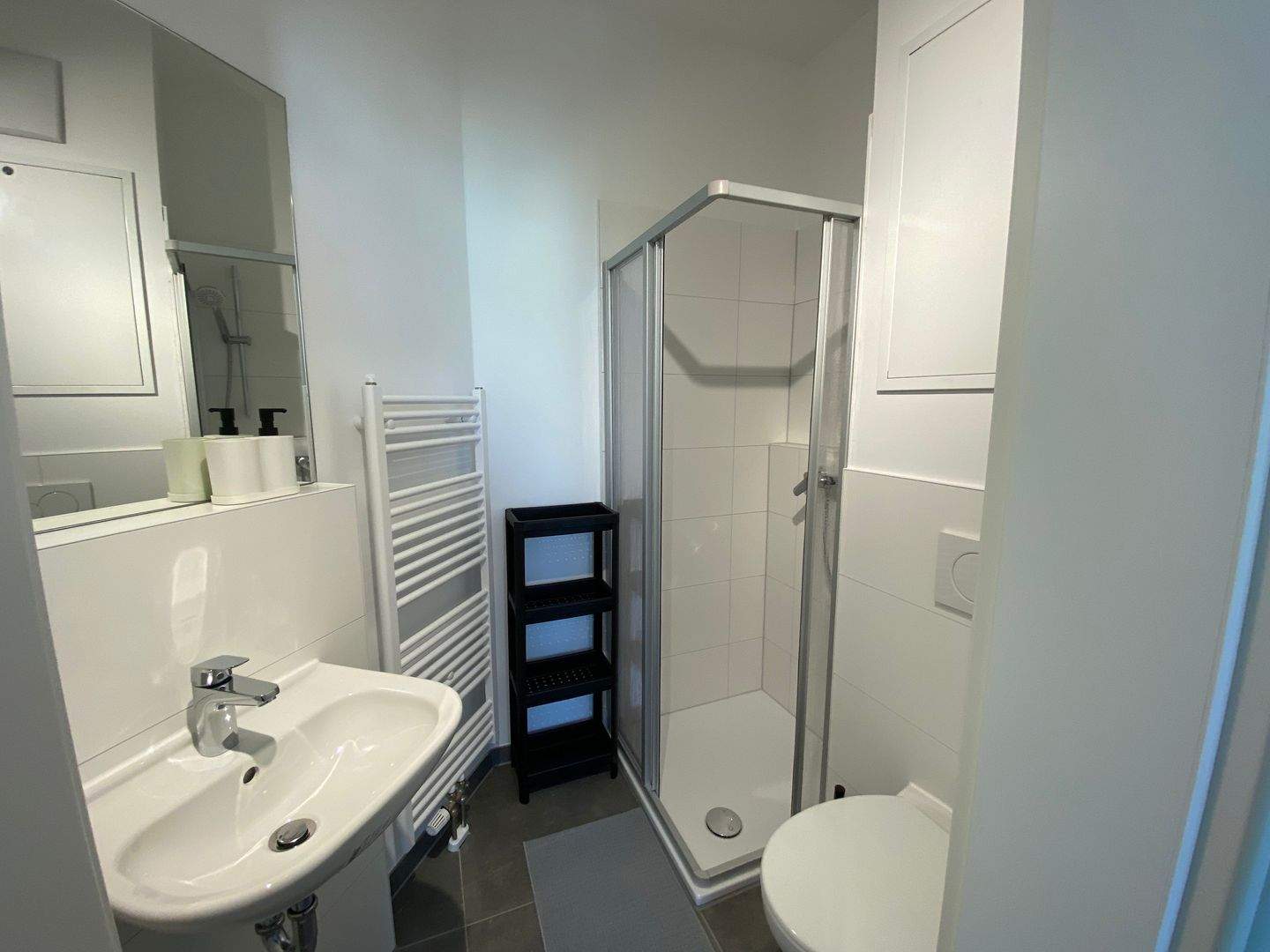 Mitten in STUTTGART ! Wunderschöne vollmöbilierte Studioapartments – 70190 Stuttgart – Vorschaubild 3