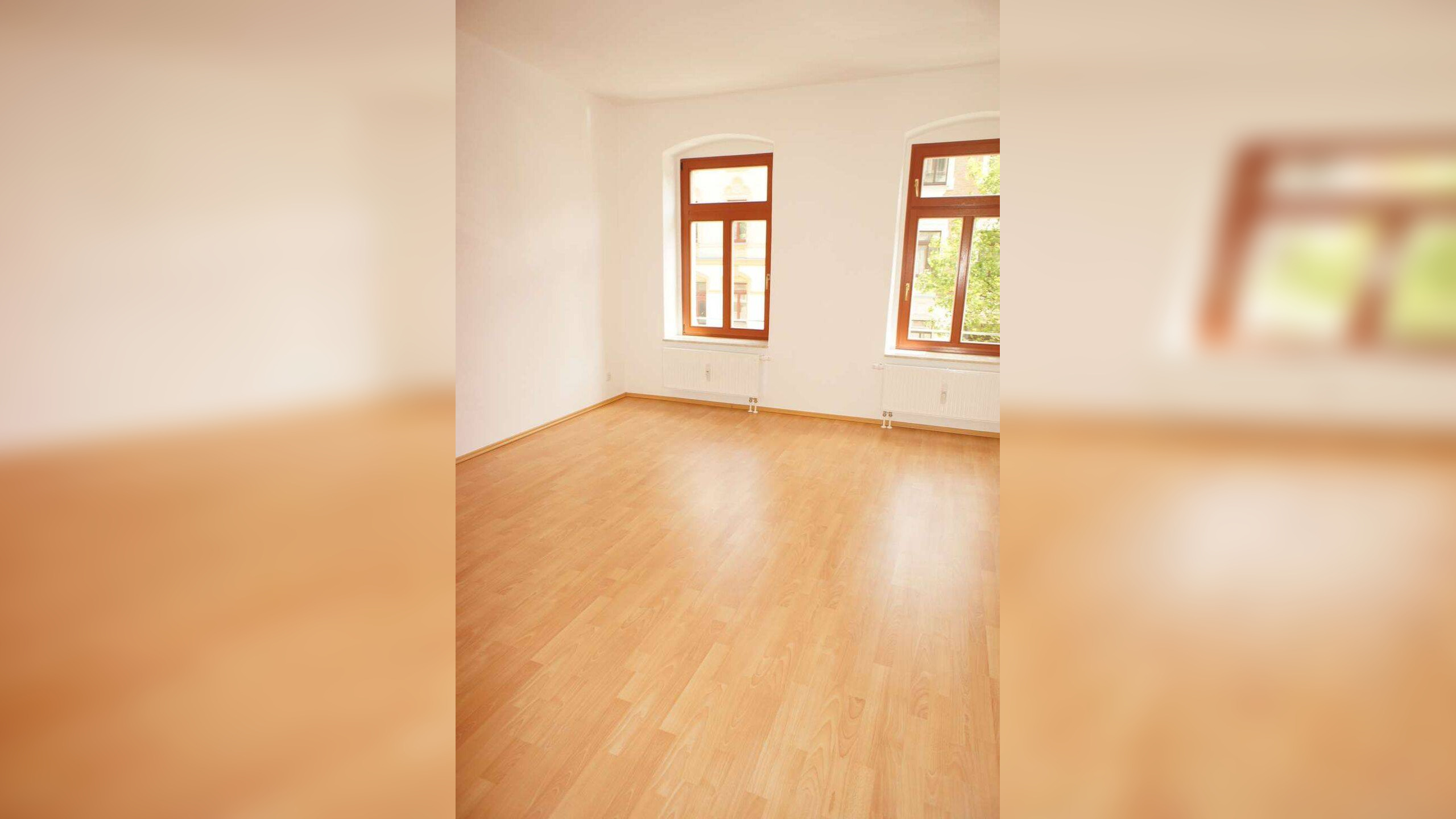Frei ab 1.10. inklusive EBK /  geräumige Küche mit Balkon – im 1. OG – Chemnitz – Vorschaubild 3
