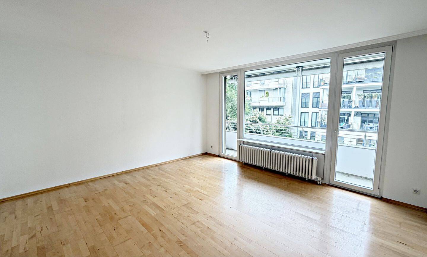 Attraktive Wohnkombination: Familienwohnung mit modernisiertem Studio & Garage – 40547 Düsseldorf – Vorschaubild 3