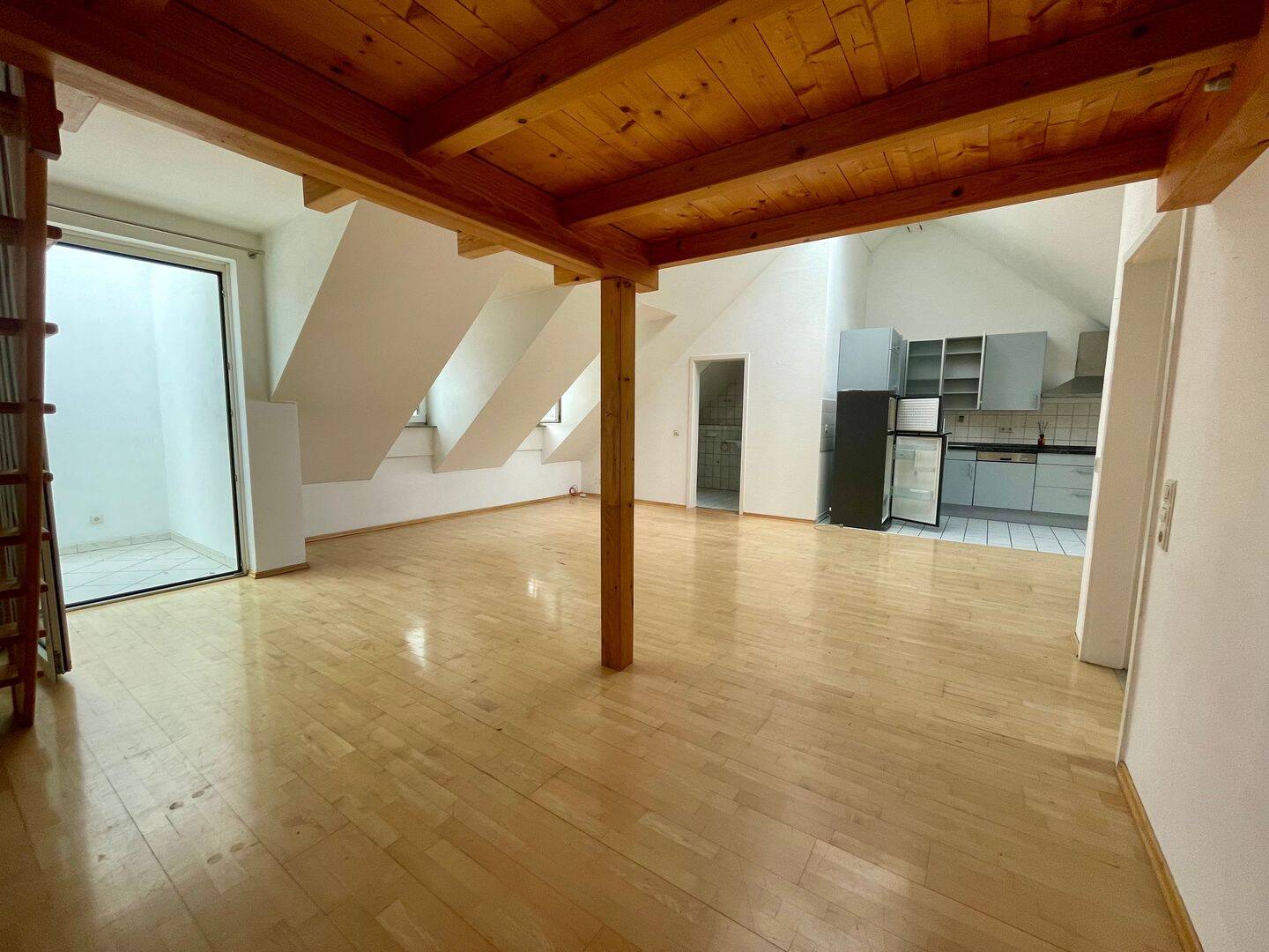 Wunderschöne Galeriewohnung in guter Lage | Inkl. Tiefgaragenstellplatz | Schmidt & Co. Immobilien – 64283 Darmstadt – Vorschaubild 3