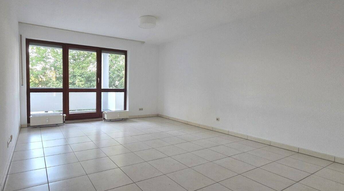 Helle 2-Zimmerwohnung im 1.OG mit Südbalkon in ruhiger und grüner Lage! – 70374 Stuttgart – Vorschaubild 3