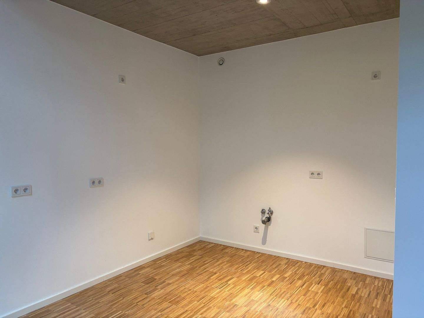 *großzügige Terrasse – exklusive 2,5 Raumwohnung im Lahmann-Sanatorium am Weißen Hirsch* – 1324 Dresden – Vorschaubild 3