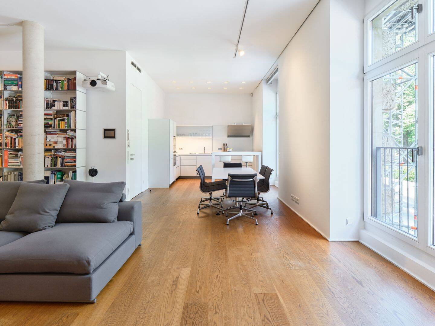 MODERNE LUXUSWOHNUNG AUF DER BELETAGE AM HOFGARTEN – 40211 Düsseldorf – Vorschaubild 3